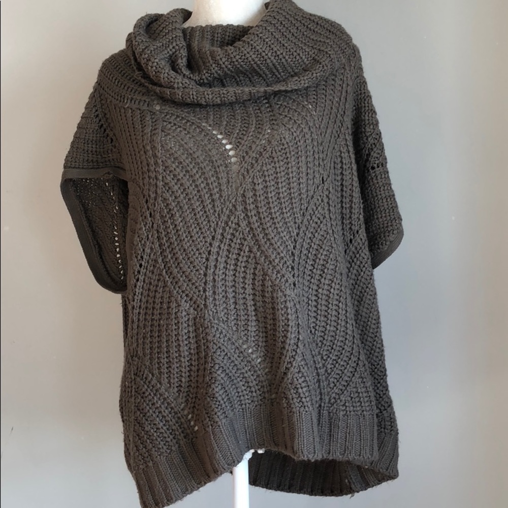 Cowlneck poncho knit sweater. Sz S